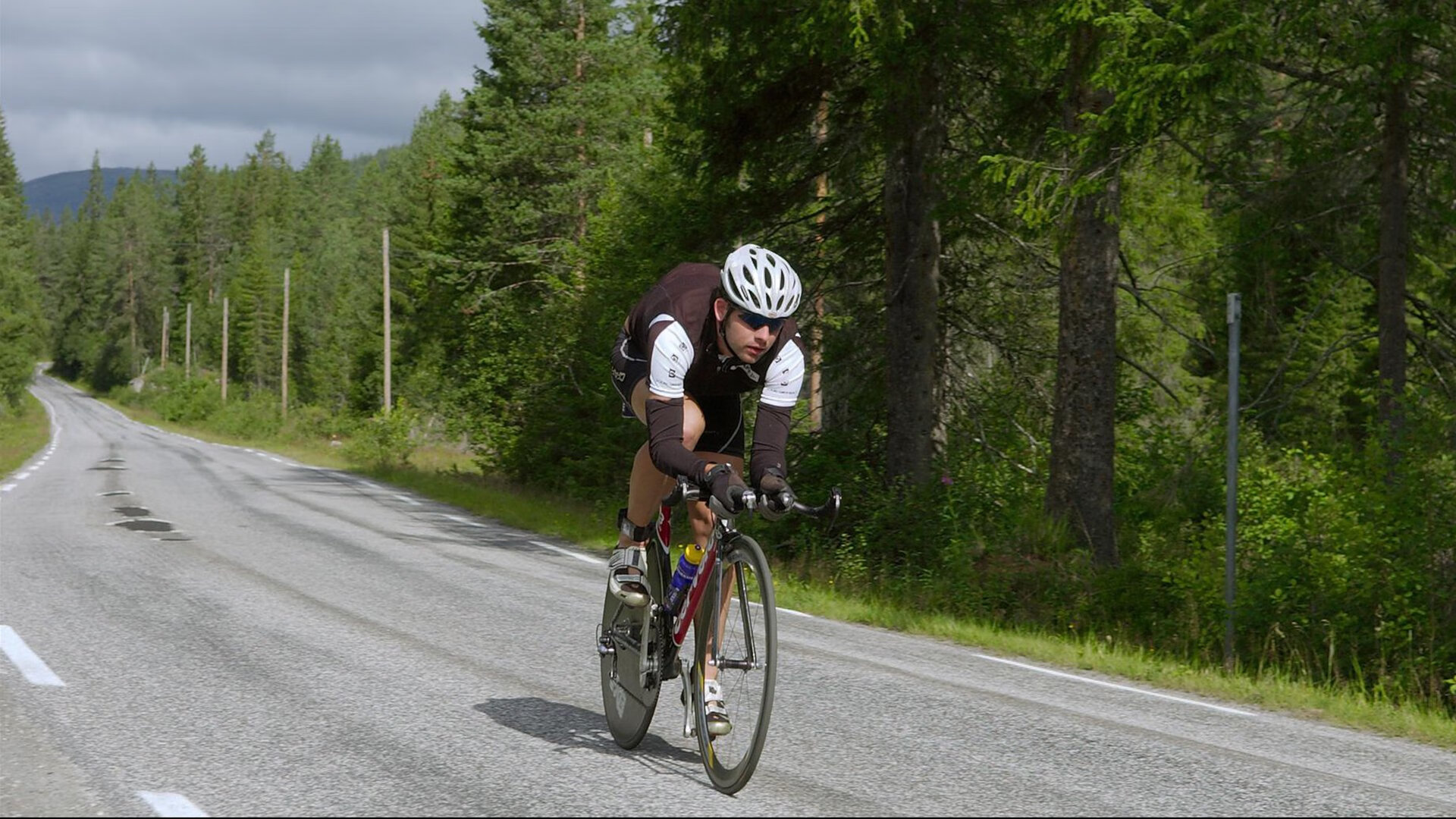 大坂直美十五场连胜突破自我，老鹰气势如虹再创辉煌